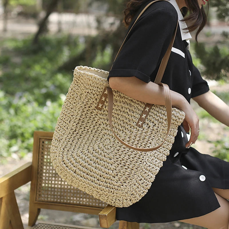 Minimalist Straw Shoulder Bag