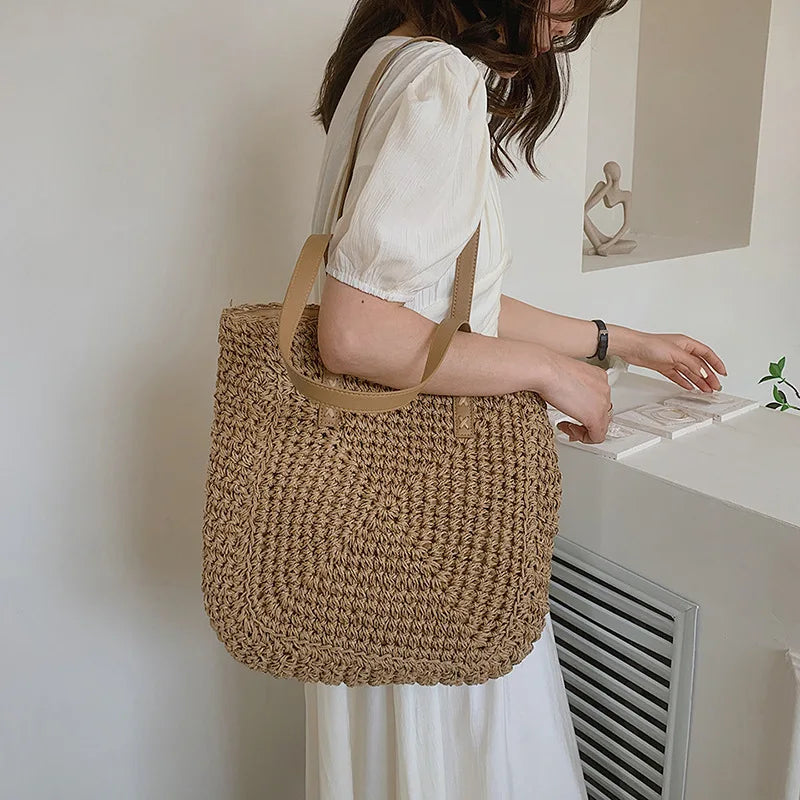 Minimalist Straw Shoulder Bag
